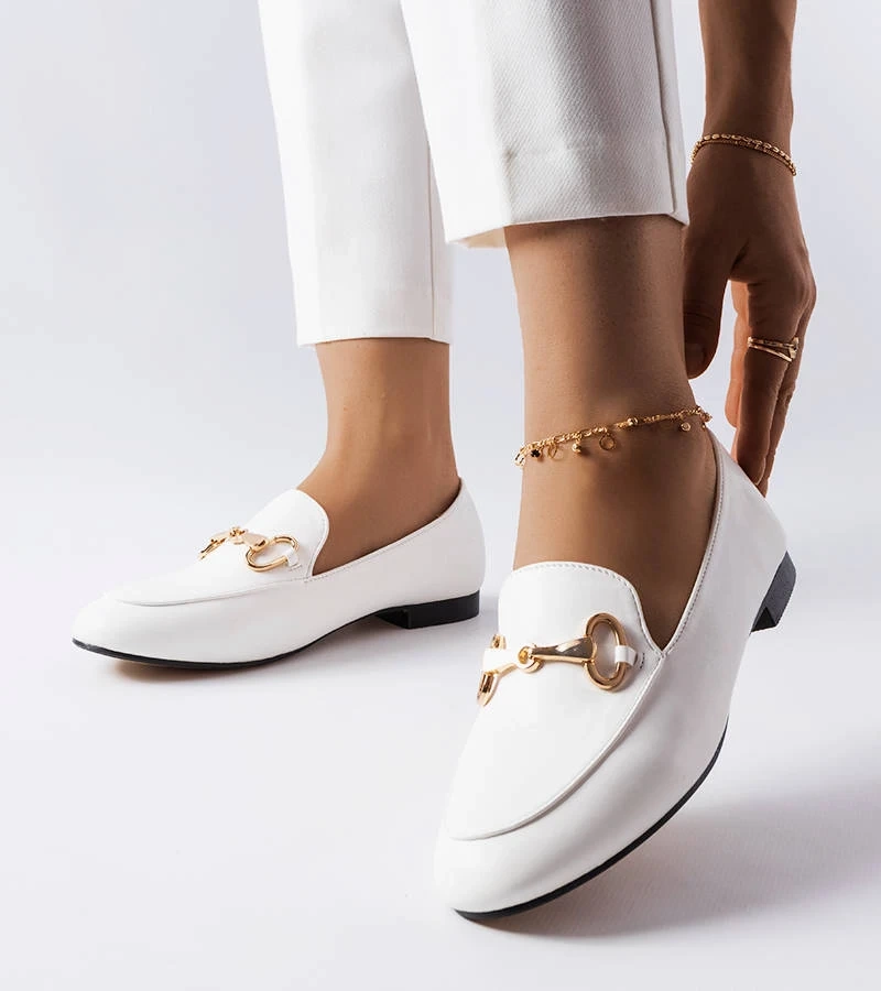 Fehér bőrcipő Philip csattal