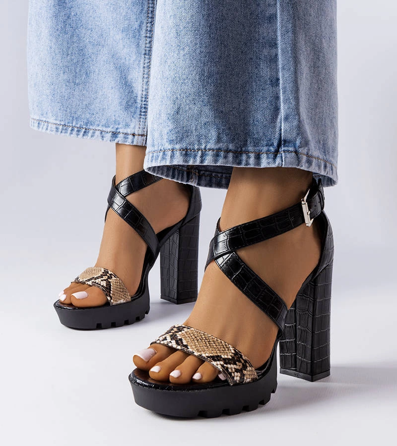 Barna kígyóbőr mintás szandál Trépanier