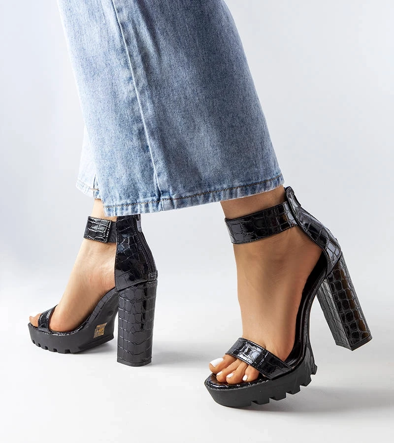 Fekete kígyóbőr mintás Knoxville szandál