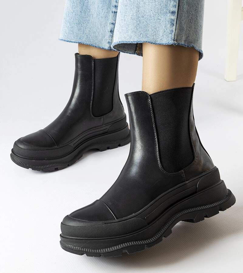 Bellucci fekete platformos bokacsizma