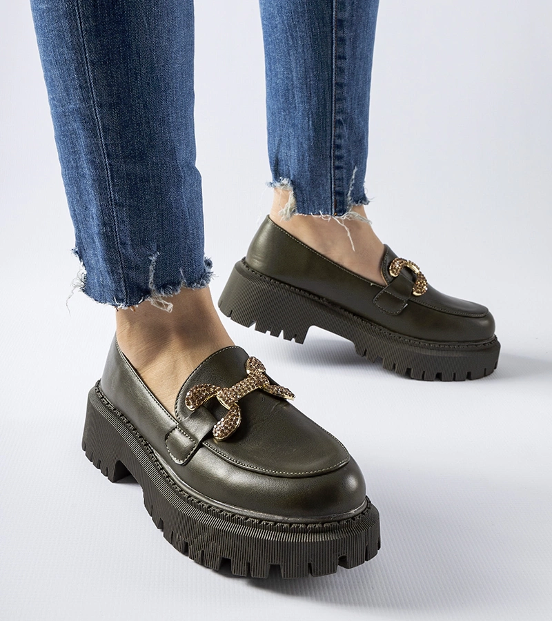 Zöld Uzzone mokaszinok cirkóniával díszítve