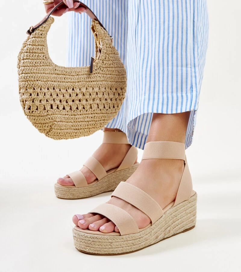 Minna bézs platformos szandál