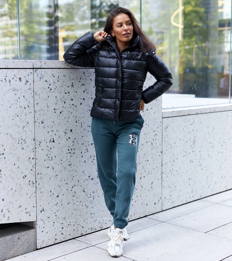 Fekete fényes kabát Berta