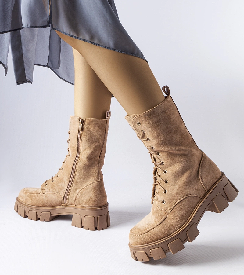 Ines melegített magasbokájú világosbarna csizma