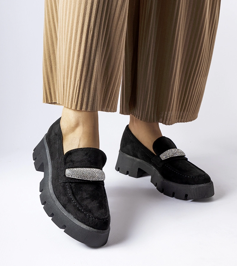 Fekete vastag talpú Macario mokaszinok