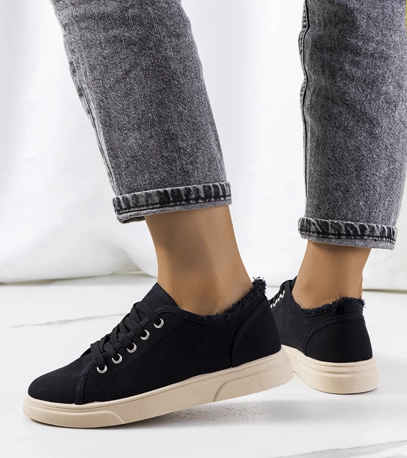 Fekete klasszikus Estes tornacipők