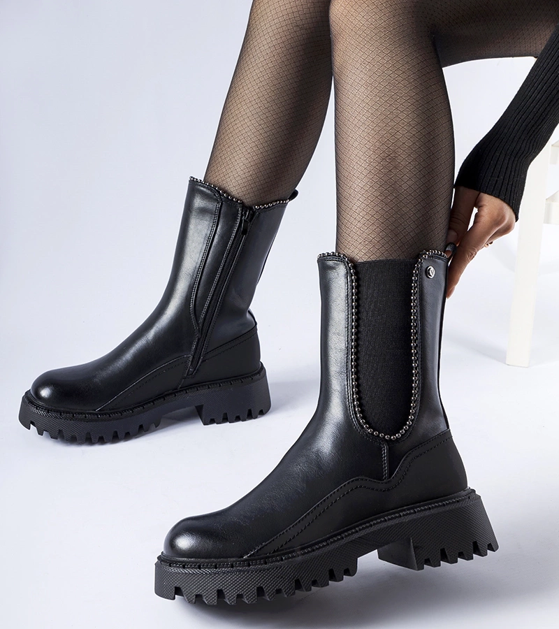 Fekete bélelt bokacsizma Donigala