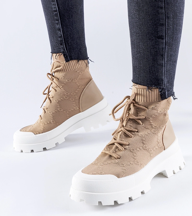 Barna magas szárú Éric edzőcipők