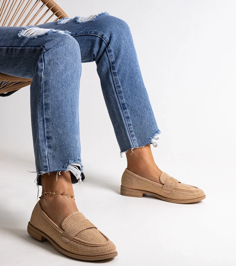 Barna cirkónia mokaszinok a Moghától