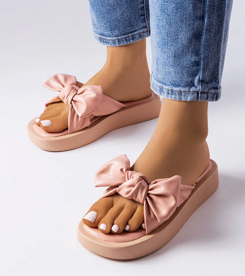 Rózsaszín platformos papucs masnival Edvard