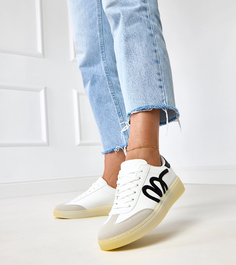 Fekete mintás platformos fehér Izabell tornacipő