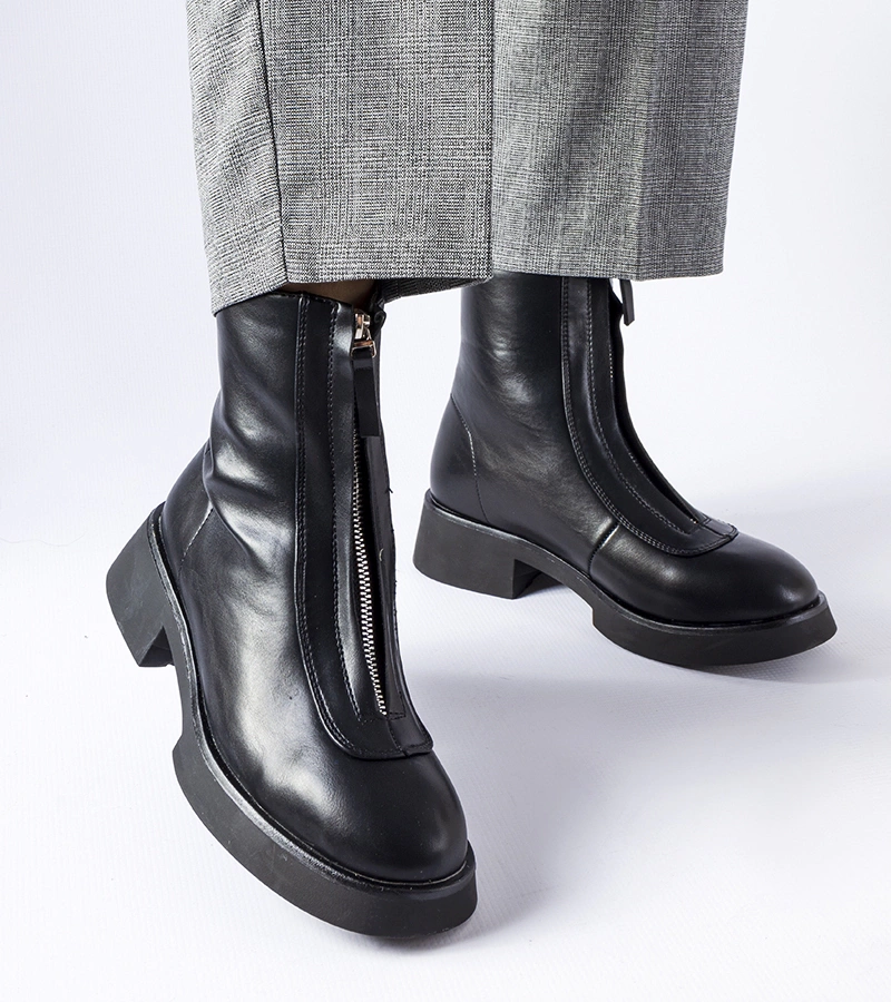 Fekete bélelt csizma cipzárral Baldo