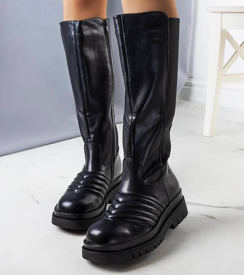 Fekete csizma Calliope