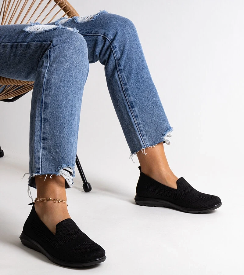 Rahim habos talpú fekete teniszcipői