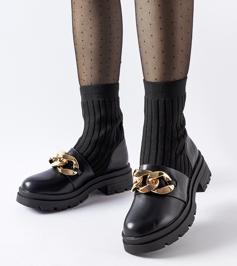 Fekete zoknis bokacsizma láncos Giussago