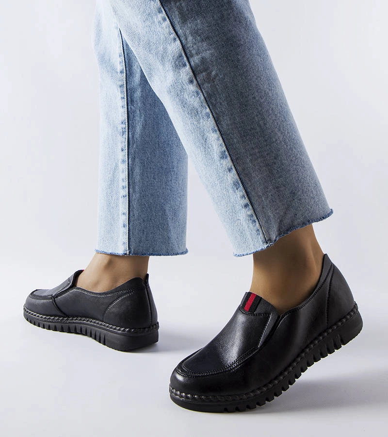Fekete slip-on cipők Sorum