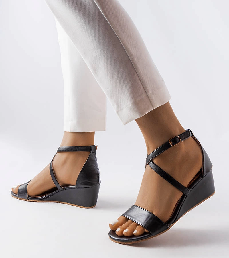 Fekete platformos szandál Flushing