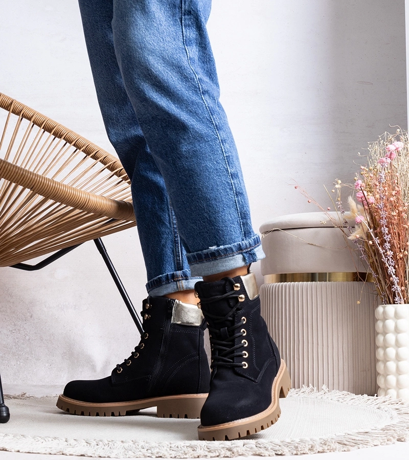 Fekete bélelt traper csizmák Amata