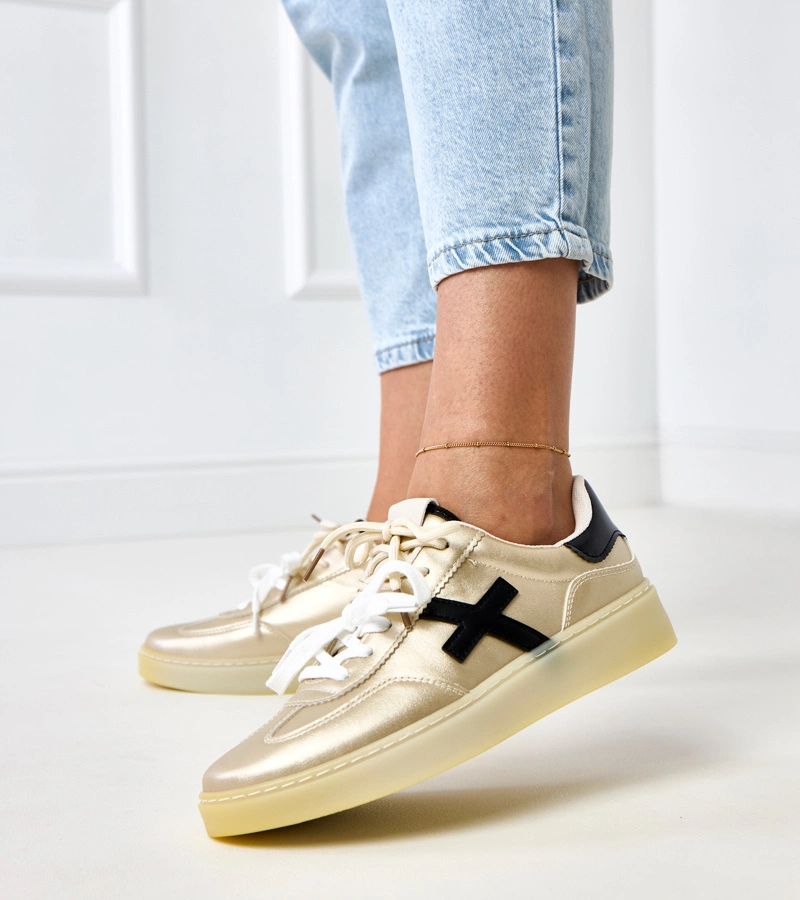 Arany platformos tornacipő fekete betéttel Eriksen