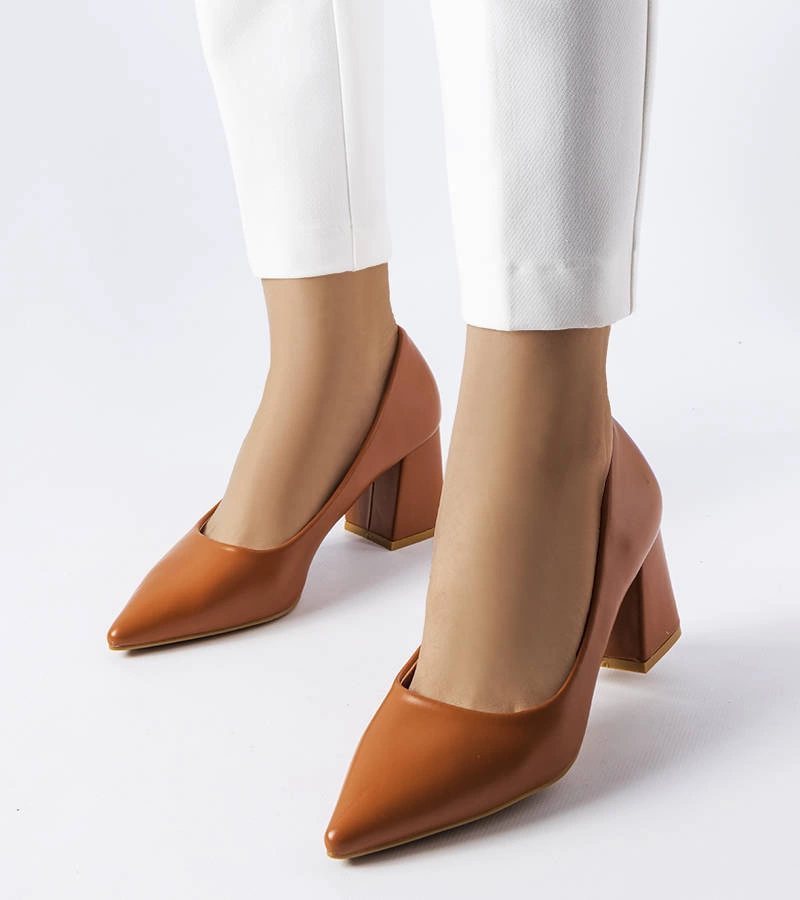 Barna sarokcipő Fanchon