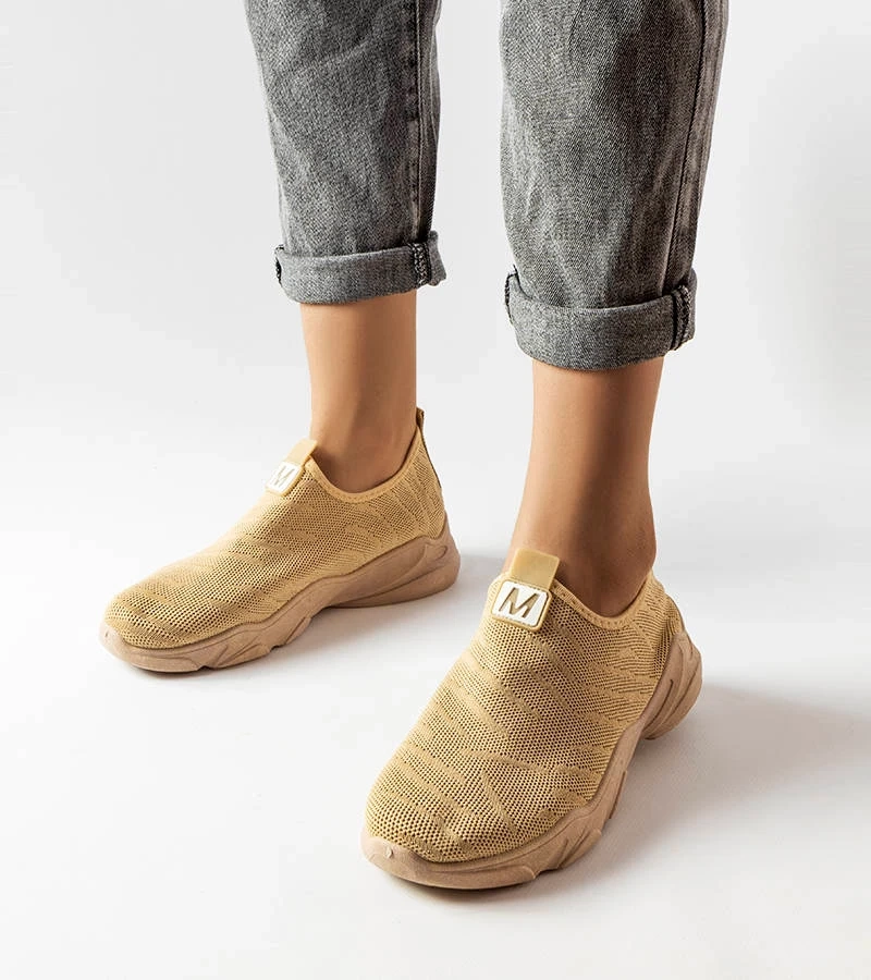 Sötét bézs anyagból készült Aaron tornacipők