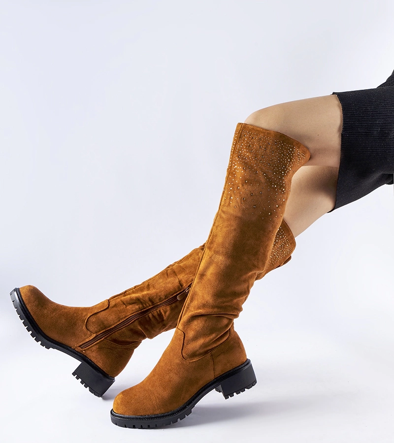 Barna hosszú csizma cirkónia díszítéssel Colleen