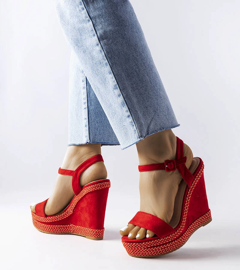 Inala piros szandál talppal