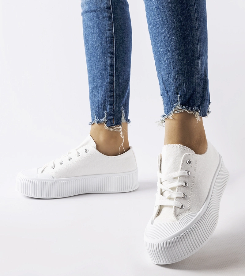 Fehér vastag talpú Fortunata tornacipők