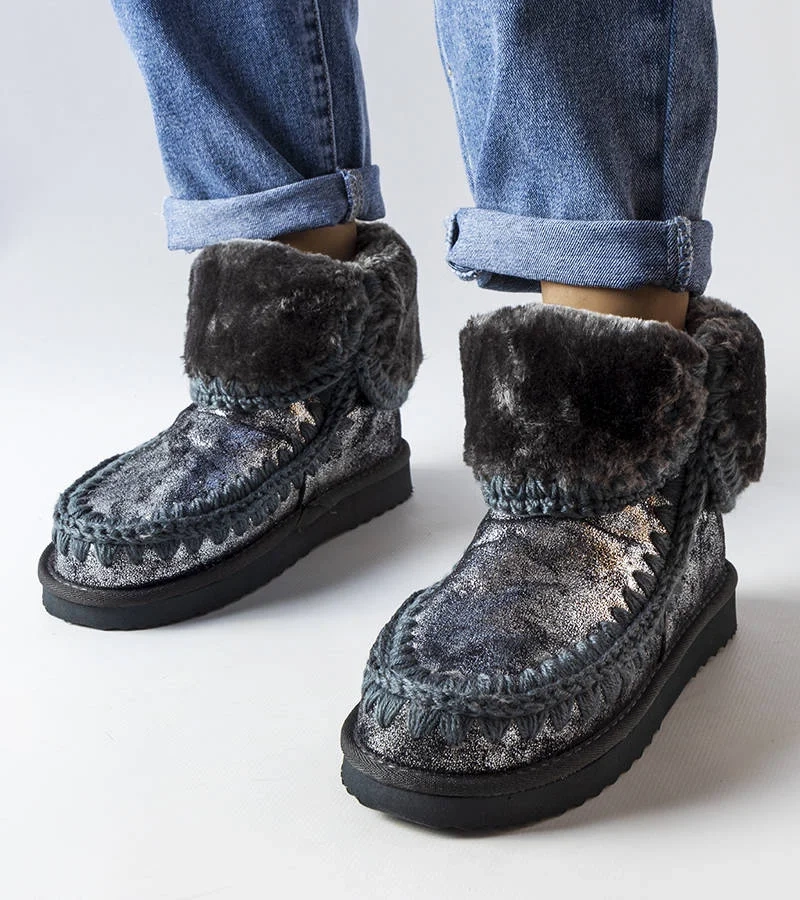 Szürke fém eskimó melegített Maggi