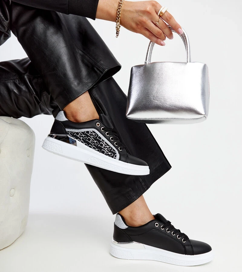 Csillámos platformon fekete tornacipők