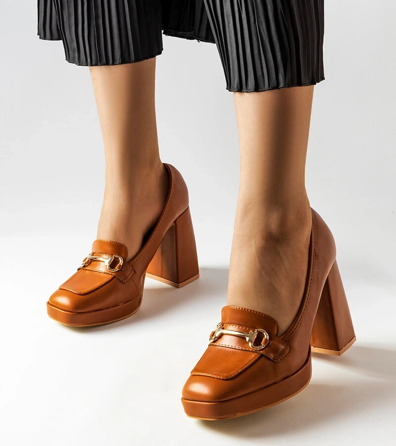 Barna geometriai sarokkal rendelkező Blaiss cipők