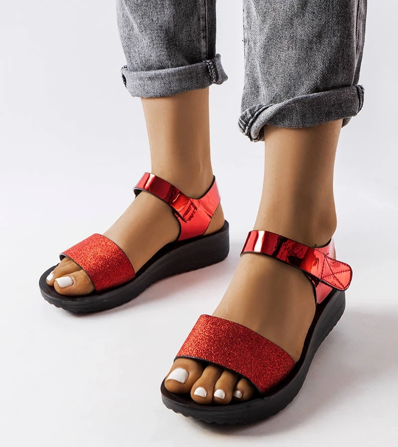 Vörös platformos szandál Ragyogás