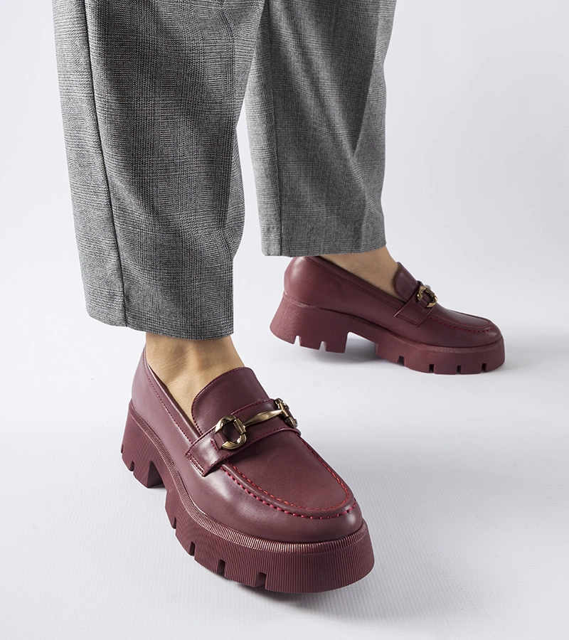 Bordó Cerzeto csatos mokaszinok