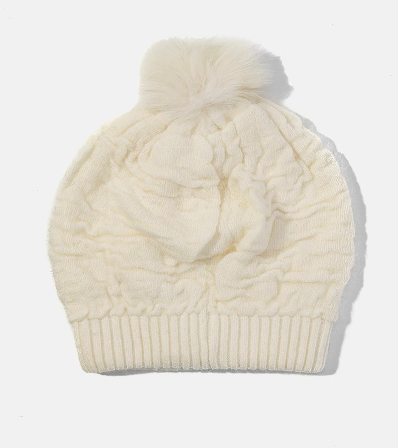 Ecru női sapka Isis pomponnal