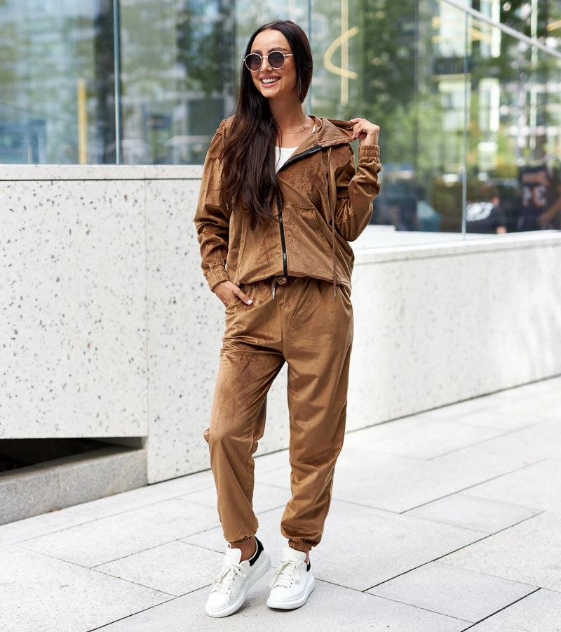 Barna bársony melegítő szett Miguel