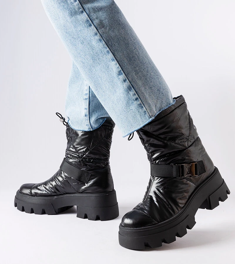 Fekete fényes hótaposók Ambretta