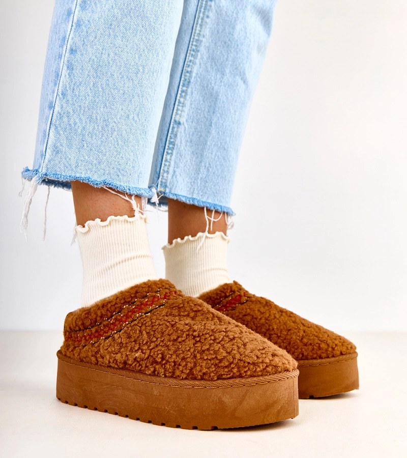 Royana alacsony barna platformos hócsizmák