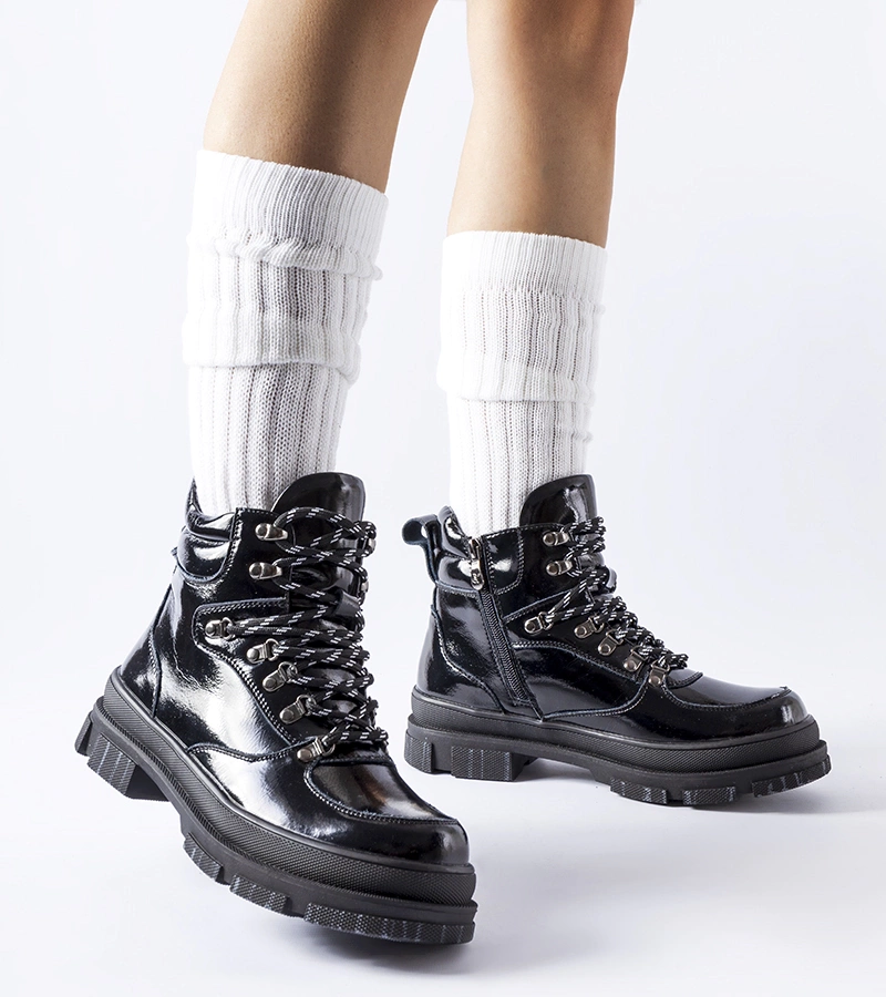 Fekete fényes bokacsizma Richards