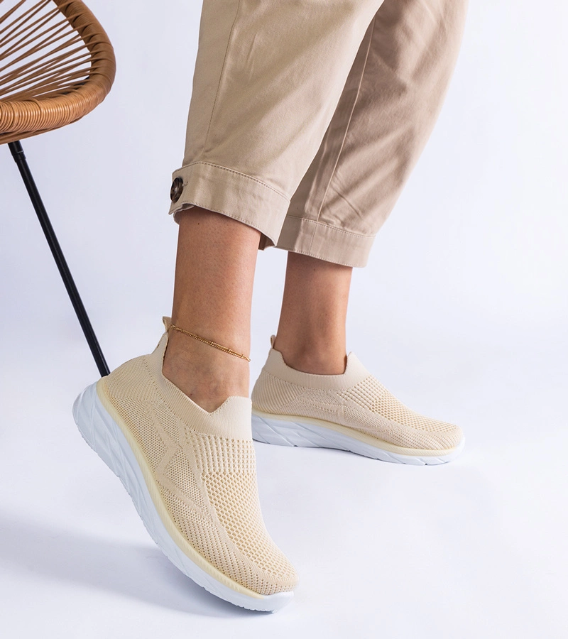 Bézs bebújós sportcipők Aquilina