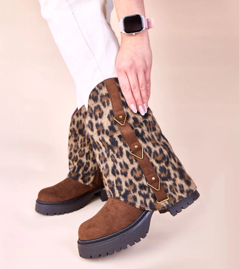 Kaylia barna bokacsizma leopárdmintás, visszahajtott szárú