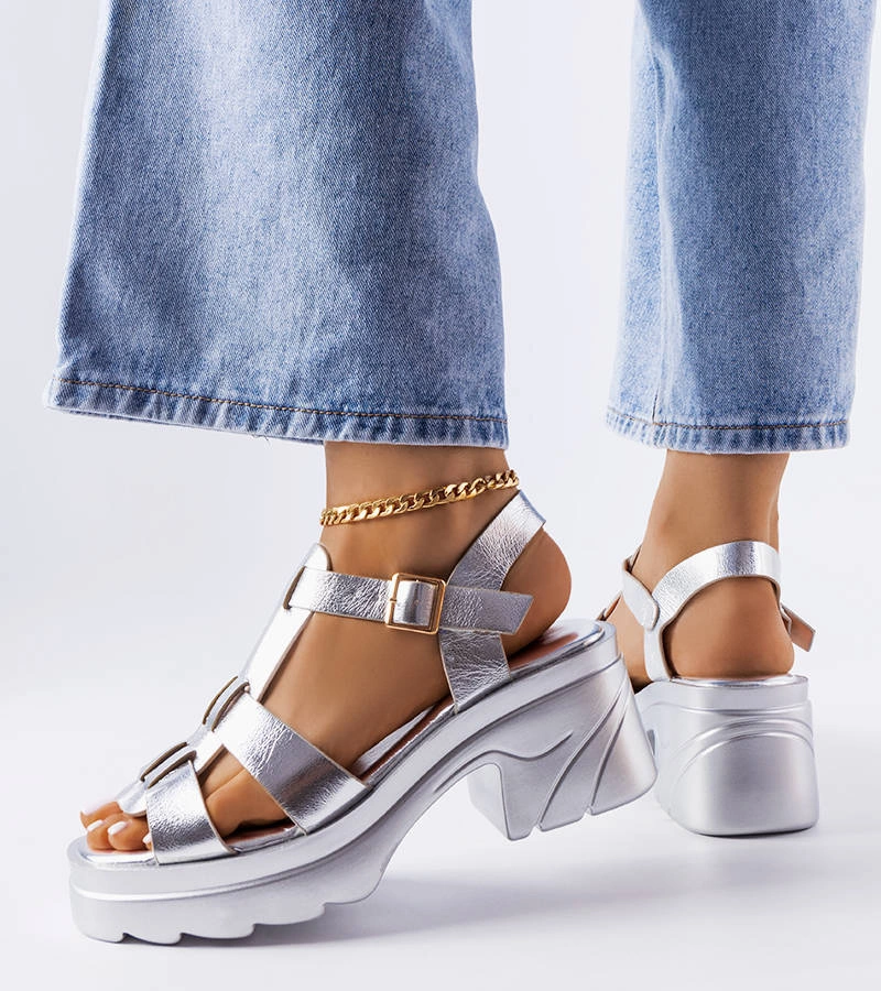 Ezüst szandál naplemente oszlopos sarkú