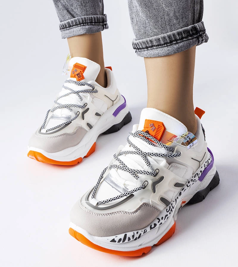 Fehér cipők kombinált anyagokból Donalina