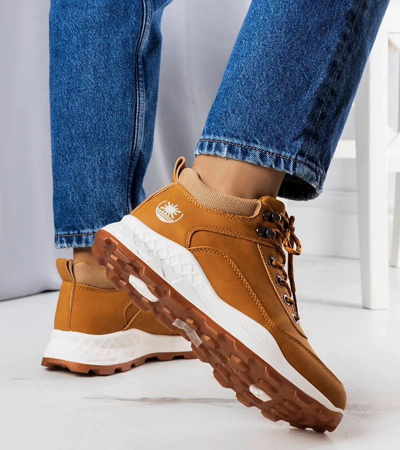 Barna melegített női trapper csizma Durani