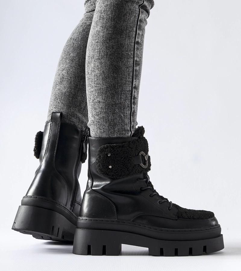 Fekete bélelt munkanadrág Highland csattal