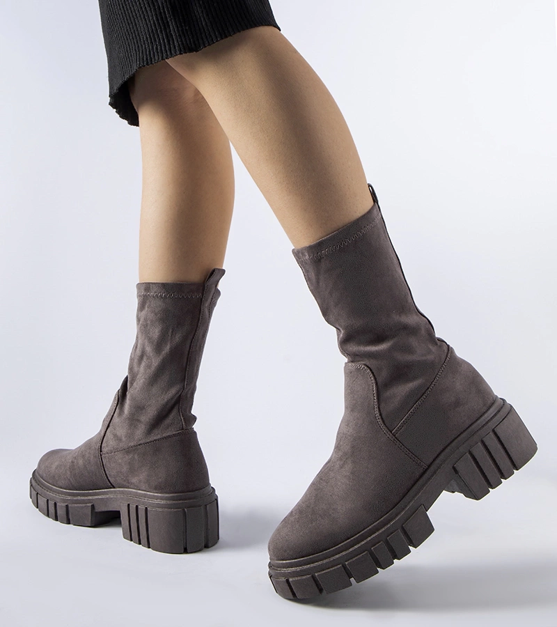 Szürke csúszásmentes bokacsizma vastag talppal Cori