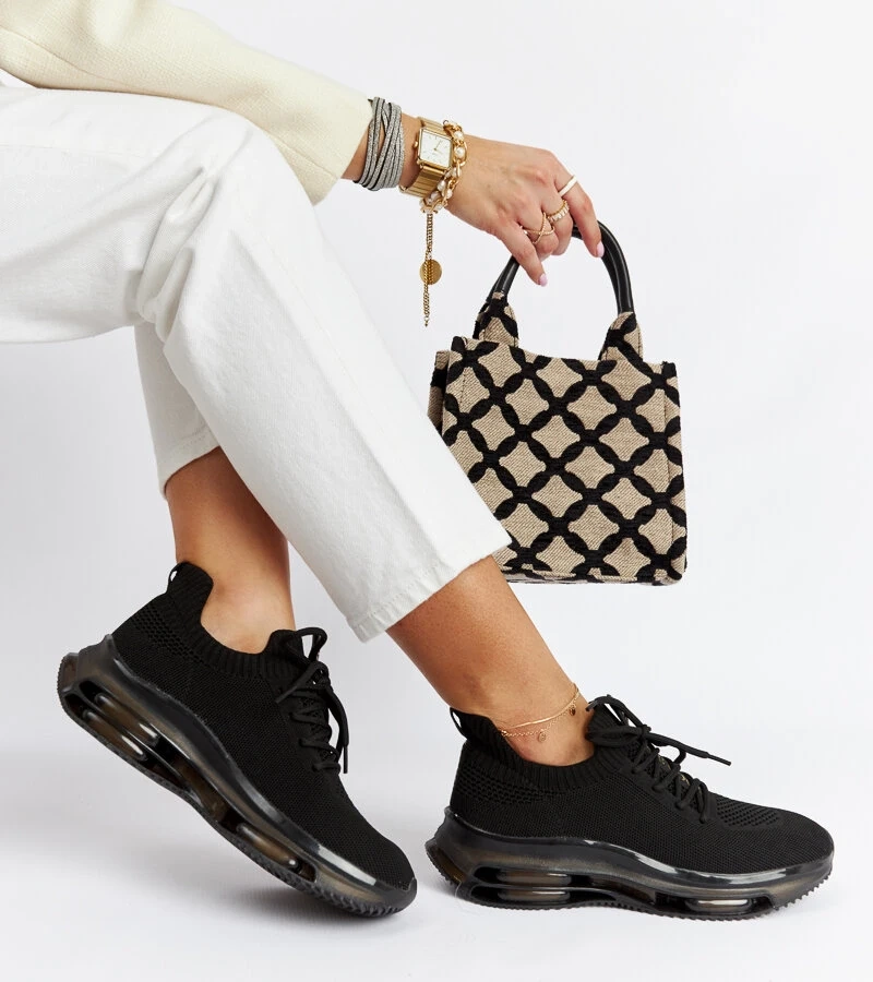 Fekete platformos GOE JJ2N4080 sneakerek