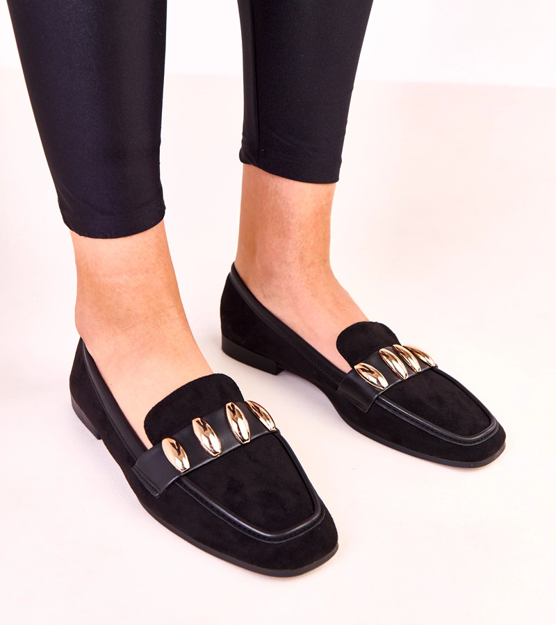 Fekete elegáns balerinák arany díszítéssel Klesa