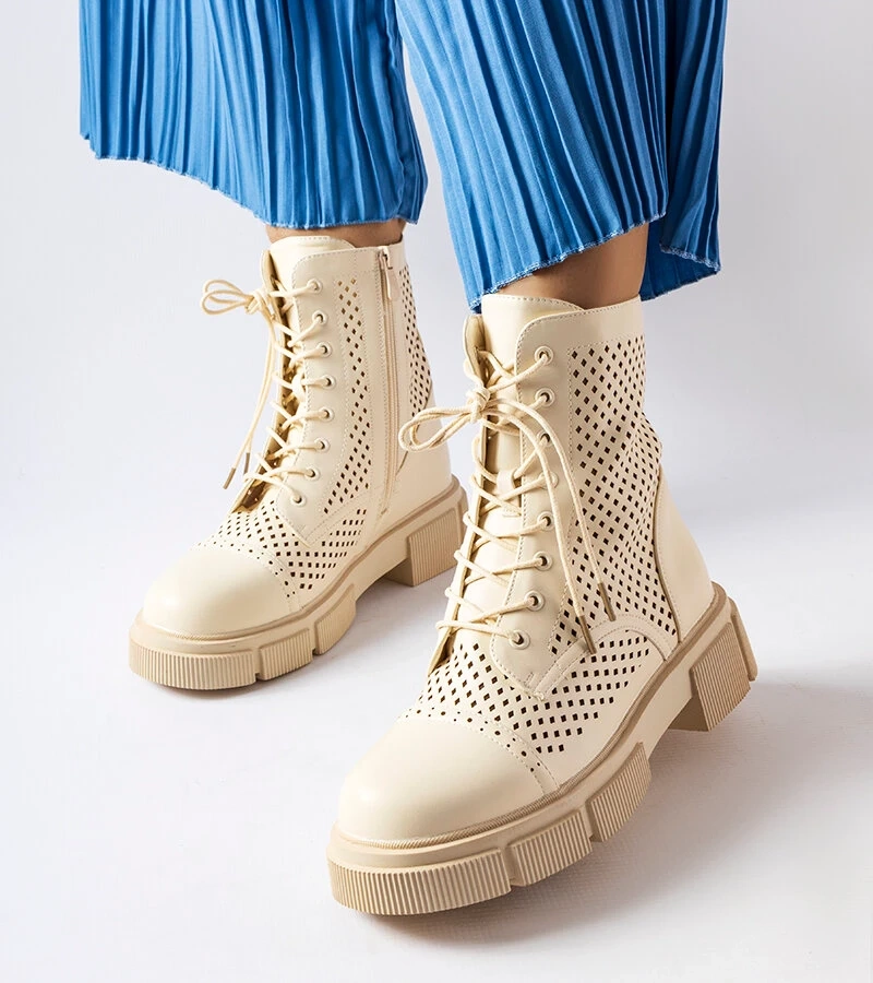 Barna csipkés bokacsizma Corpus