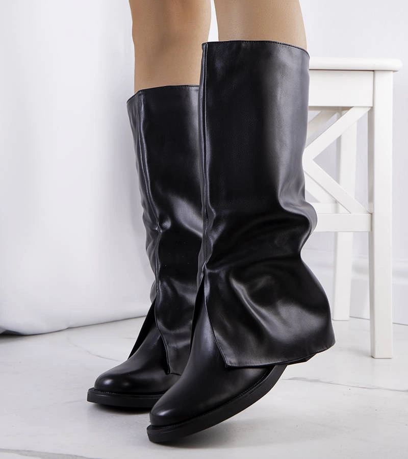 Fekete csizma Moerna