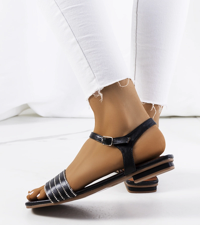 Fekete cirkóniákkal díszített szandálok Sudbury